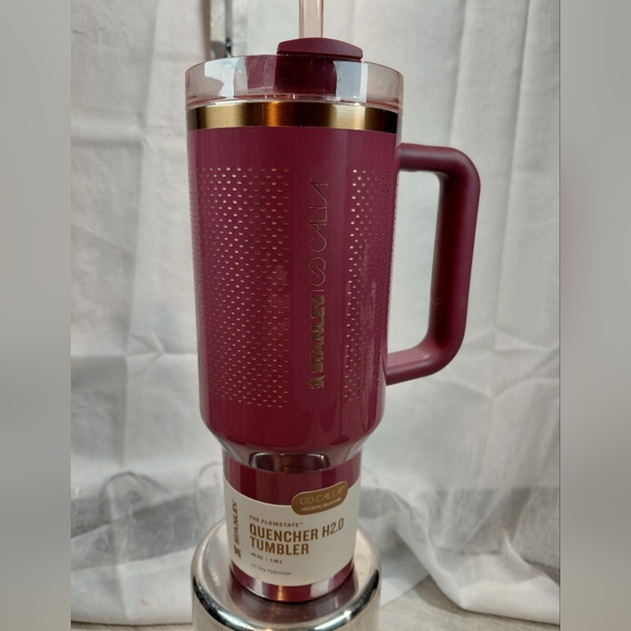 NEW Stanley × Calia 40oz Flow State Quencher H2.0 Tumbler Red Nector - Picture 1 of 12